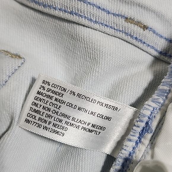 Ava & Viv Bermuda High-Rise Lightwash Jean Shorts Womens Juniors Size 17 NEW - Picture 11 of 11